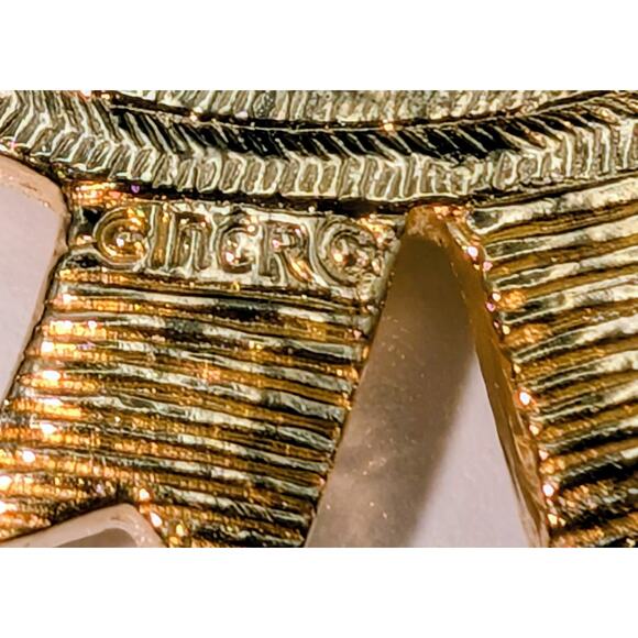 Ciner Signed VTG Gold Tone Multi-Color Clear Rhinestone Straw Hat Pin Brooch - Picture 5 of 7